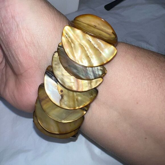 Vintage Abalone Stretch Bracelet - Picture 3 of 6